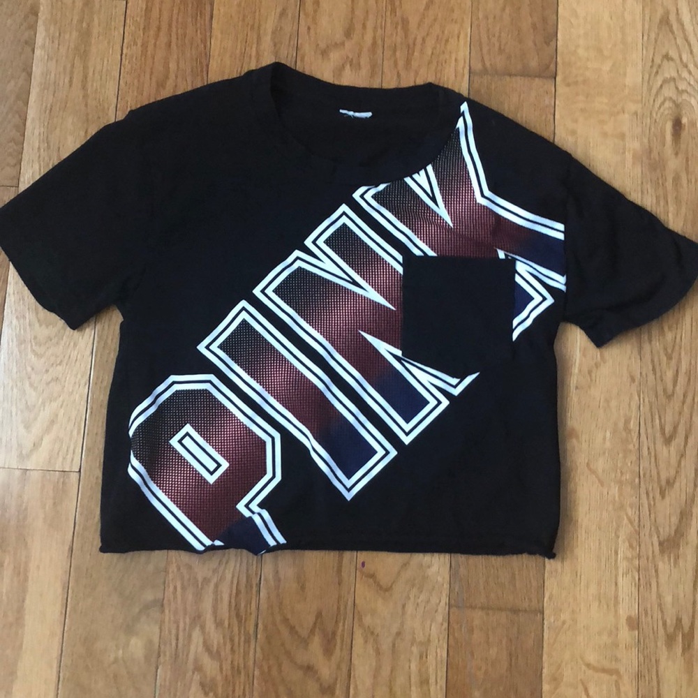 A black pink crop top